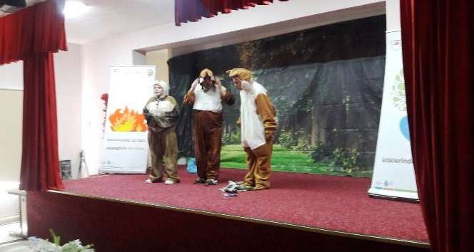 Çocuklar için Ormanın Güzellikleri isimlerini çocuk tiyatrosu sahnelendi