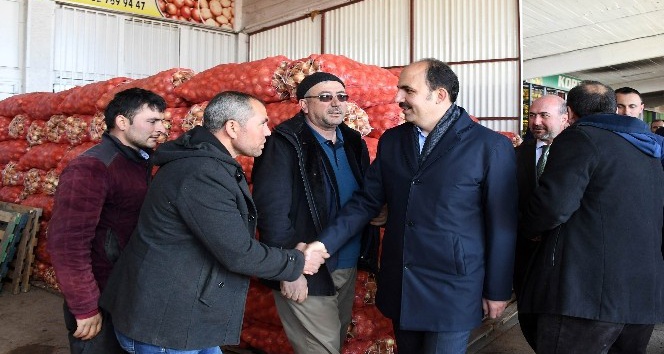 Başkan Altay’dan hal esnafına ziyaret