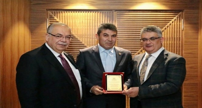 Belediye Başkanı Kutlu, muhtarlarla yemekte buluştu