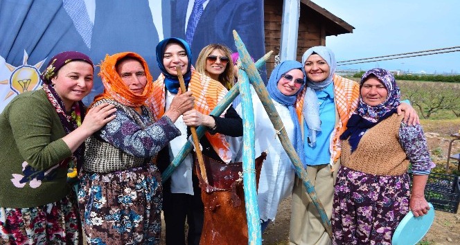 Ayşen Zeybekci, Torbalı’da kadınlarla bir araya geldi