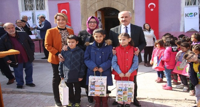 Karaman’da en çok kitap okuyan çocuklar ödüllendirildi