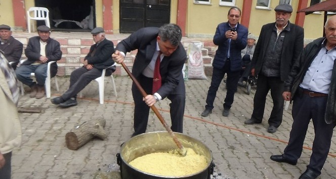 Gediz depreminde hayatını kaybedenler dualarla anıldı