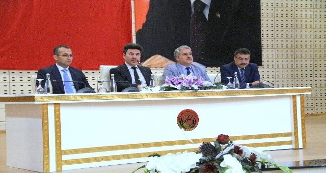 Rektör Karacoşkun İdari Personelle Bir Araya Geldi