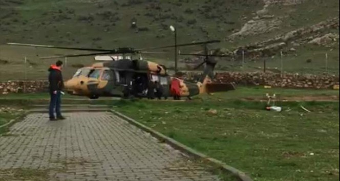 Jandarma oy pusulaları ve görevlileri askeri helikopterle taşıdı
