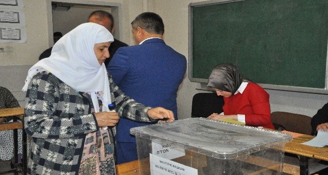 Şırnak’ta oy kullanma işlemi başladı