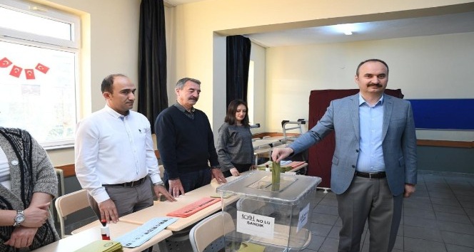 Edirne’de oy verme işlemi başladı