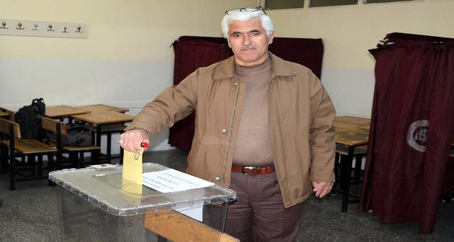 Yozgat’ta oy verme işlemi devam ediyor