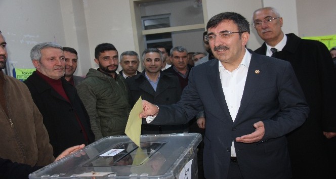 AK Partili Yılmaz: “Seçimler demokrasinin şenlikleridir”