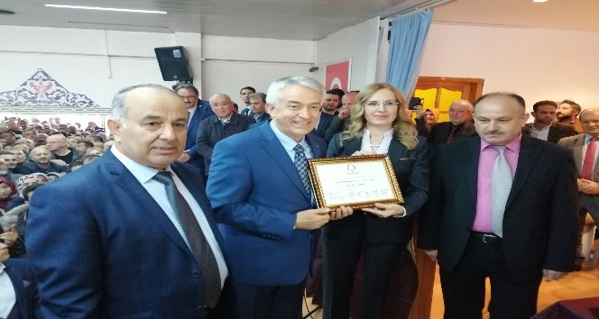 Isparta Belediye Başkanı Şükrü Başdeğirmen mazbatasını aldı