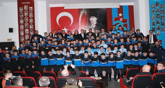 Ahmet Ağaoğlu: &quot;Altyapımızda yetiştirdiğimiz gençlere güvenerek yönetime talip olduk&quot;