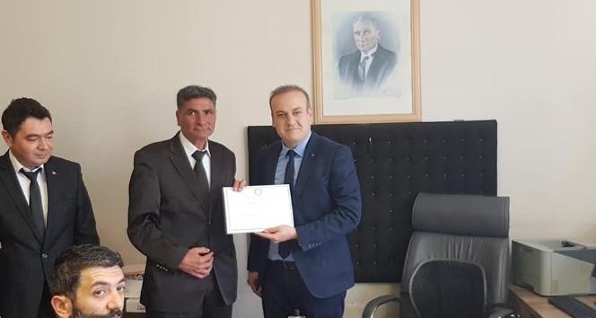 Gediz’de belde belediye başkanları mazbatalarını aldı