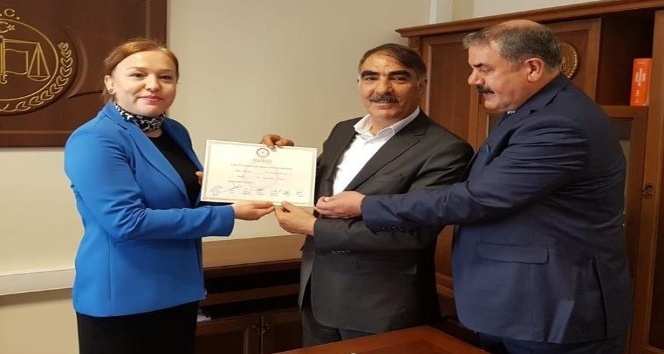 Karlıova Belediye Başkanı Bingöl, mazbatasını aldı