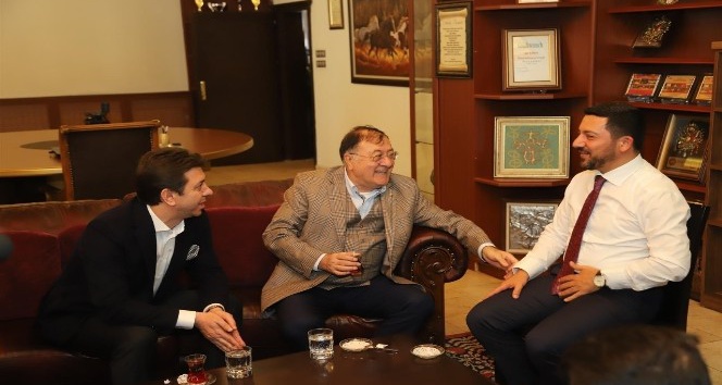 NTSO Başkanı Parmaksız, Belediye Başkanı Arı’yı tebrik etti