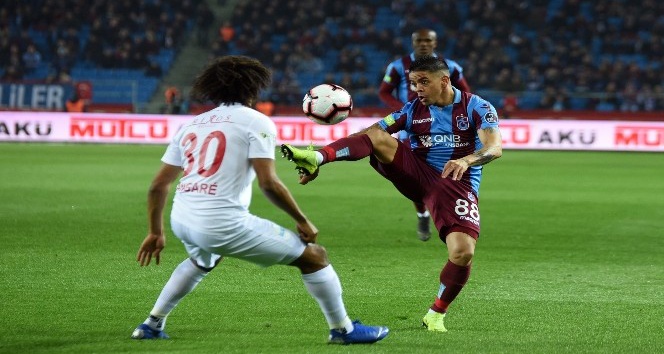 Spor Toto Süper Lig: Trabzonspor: 1 - Antalyaspor: 1 (İlk yarı)