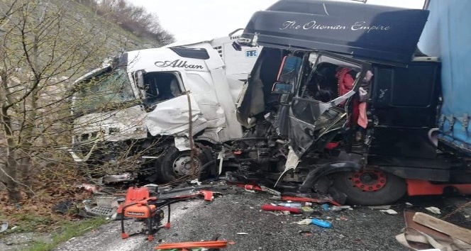 Bitlis’te zincirleme trafik kazası: 2 yaralı