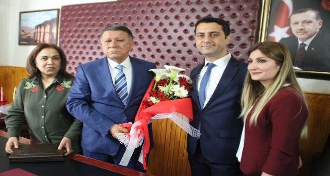 Erzin Belediye Başkanı Elmasoğlu görevi devraldı