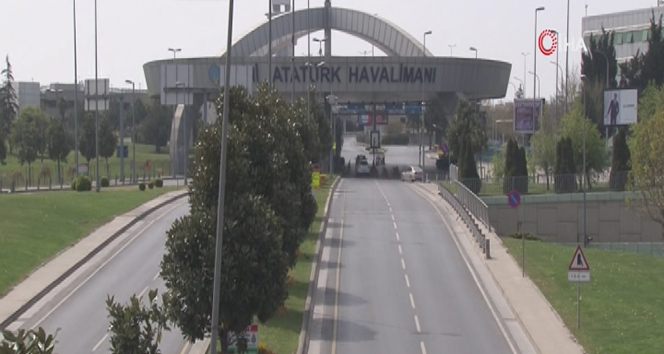 Atatürk Havalimanı ve çevresi yerini sessizliğe bıraktı