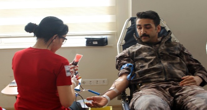 Siirt’te polisler kan bağışında bulundu
