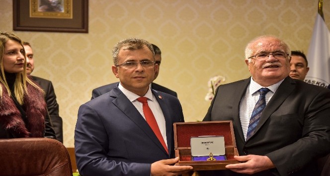 Taşköprü Belediye Başkanı seçilen Abdullah Çatal, görevi devraldı
