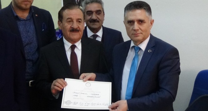 Hasköy Belediye Başkanı Karayel Mazbatasını aldı
