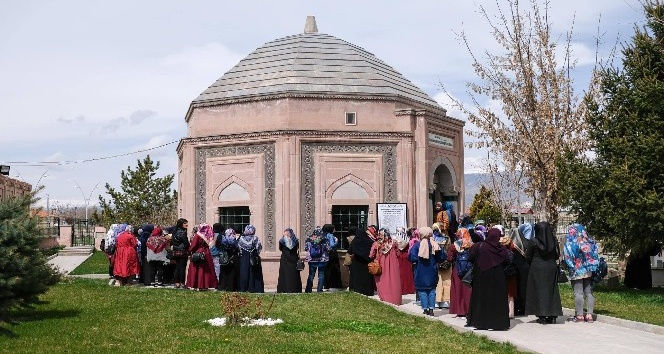 Öğrenciler Erzincan’ın manevi önderlerini tanıyorlar