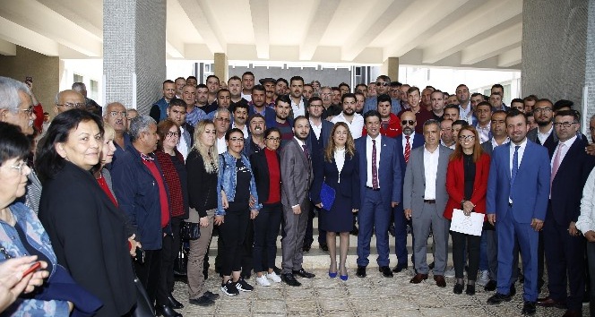 Başkan Turgay Genç mazbatasını aldı