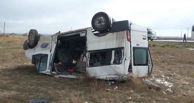 Aksaray’da minibüs devrildi: 1 yaralı