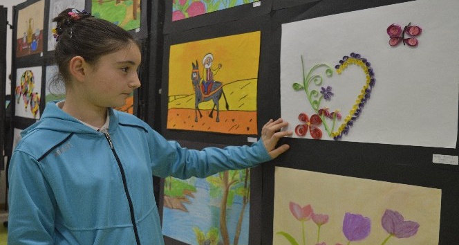Gülay Kanatlı Ortaokulunda yıl sonu resim sergisi açıldı