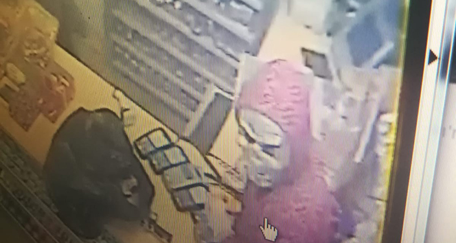 Maskeli hırsızlar akaryakıt istasyonunu böyle soydular