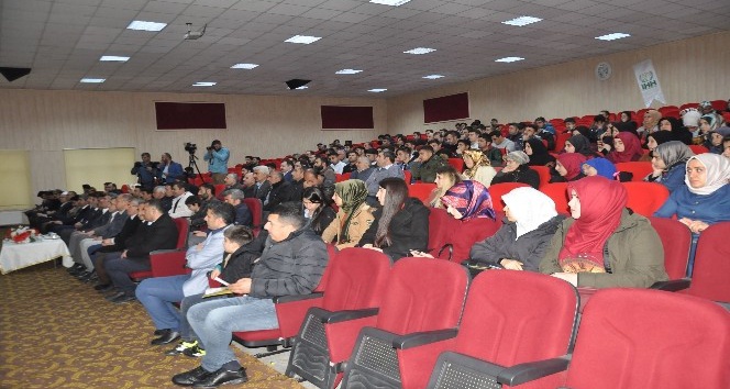 Bitlis’te &quot;Mahallene, Okuluna Sahip Çık: Uyuşturucuya Hayır&quot; konferansı