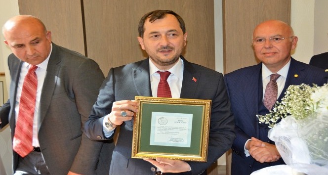 Süleymanpaşa Belediye Başkanı Yüksel görevi törenle devraldı