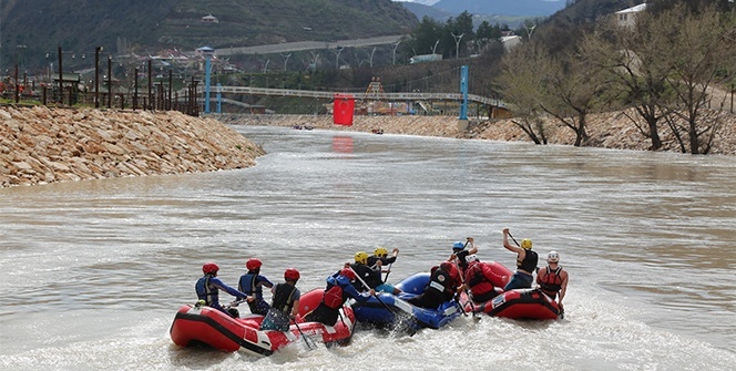 Tunceli'de terör gitti, Rafting geldi