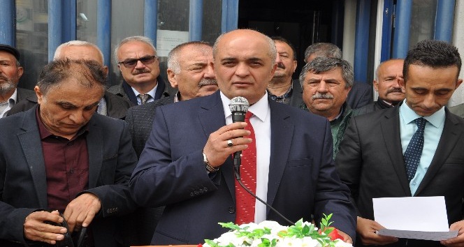 İhsaniye Belediye Başkanı Türkmen göreve başladı
