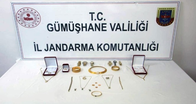 Evden 50 bin liralık altın çalan hırsızlar Trabzon’da yakayı ele verdi