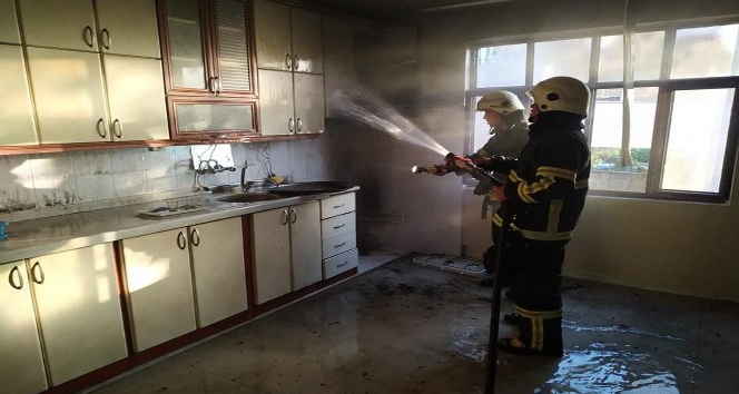 Suriyeli ailenin kaldığı evde yangın paniği