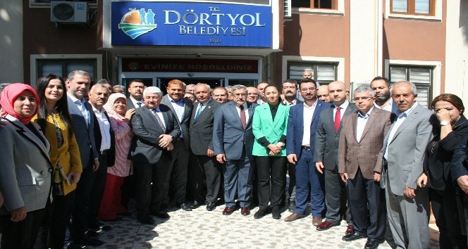 AK Parti Hatay milletvekilleri Dörtyol Belediyesini ziyaret etti