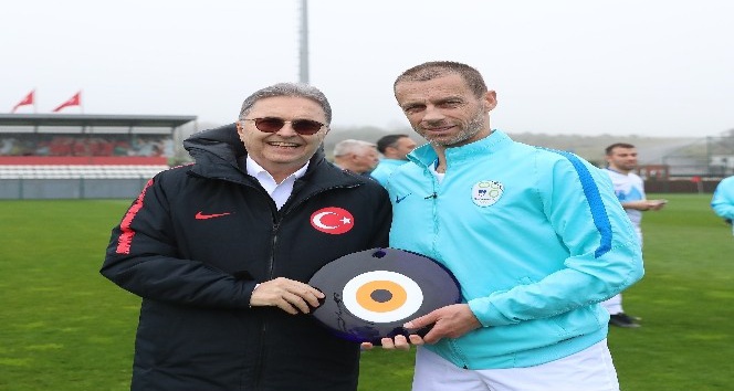 Bakan Mehmet Kasapoğlu’ndan TFF Başkanı Hüsnü Güreli’yi ziyaret etti