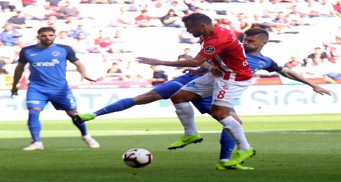 Spor Toto Süper Lig: Antalyaspor: 1 - Kasımpaşa: 0 (İlk yarı)