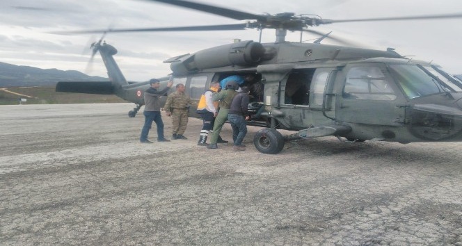 9 aylık bebeğin imdadına askeri helikopter yetişti