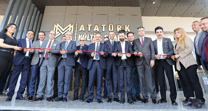 GAÜN Atatürk Kültür Sahnesi yenilenerek lansman konseriyle açıldı