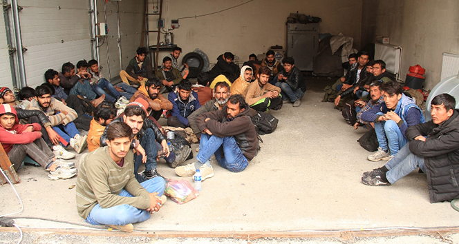 Ankara’ya gitmeye çalışan 60 kaçak göçmen yakalandı