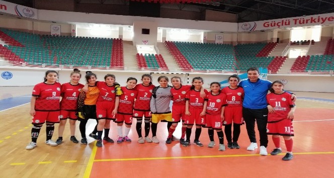 Diyarbakır Elif Livan Ortaokul şampiyon oldu