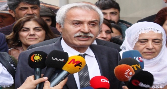 HDP’li Diyarbakır Büyükşehir Belediye Başkanı Mızraklı mazbatasını aldı
