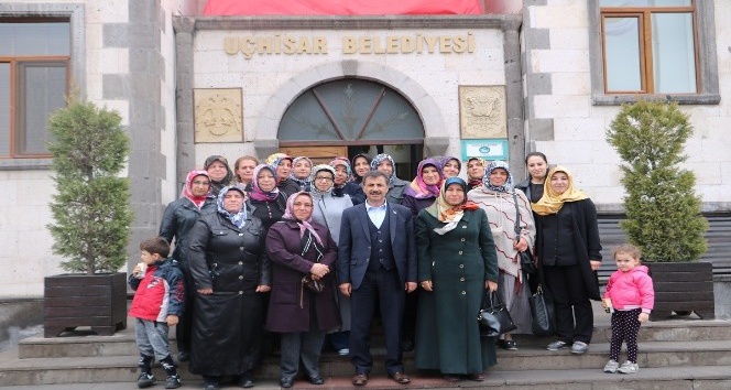 Uçhisarlı kadınlar Belediye Başkanı Süslü’ye teşekkür etti