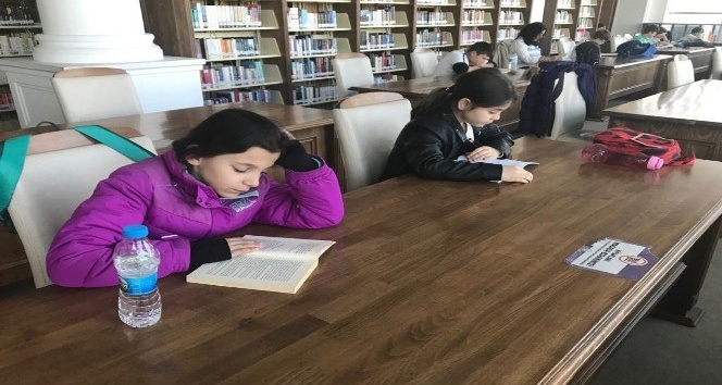 ÇOMÜ Kütüphanesi öğrencilerin ilgi odağı