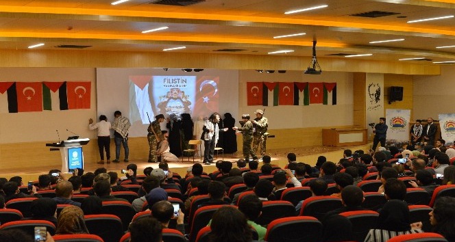 SAÜ’de Filistinli öğrencilerden Kudüs etkinliği