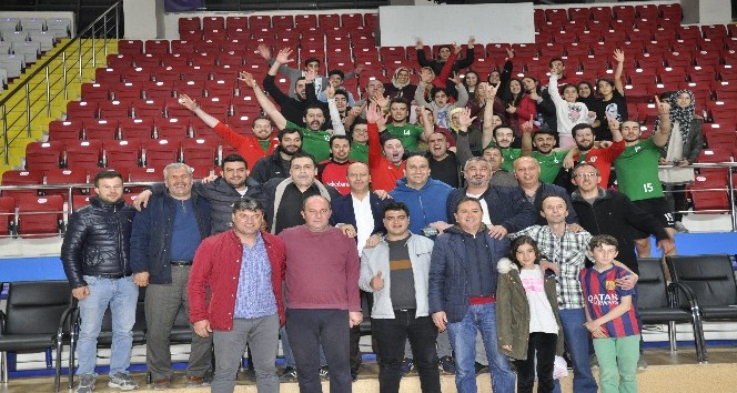 Şuhut Belediye Hisarspor Büyük Erkekler Voleybol İl Şampiyonu oldu