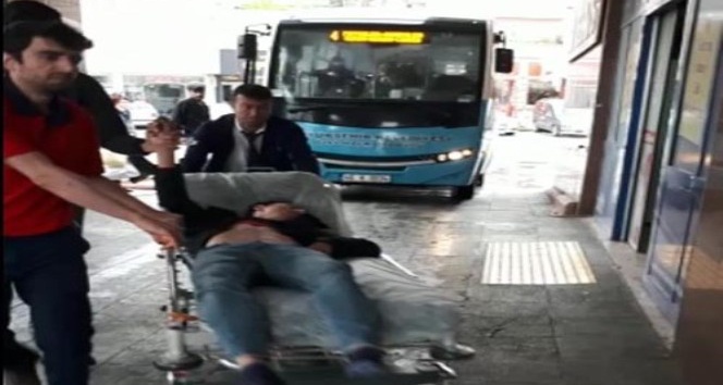 Halk otobüslerinde fenalaşan yolcular hastaneye yetiştirildi