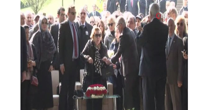 8. Cumhurbaşkanı Turgut Özal, vefatının yıl dönümünde kabri başında anılıyor