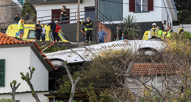 Portekiz’de otobüs devrildi, 28 kişi öldü
